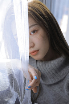 伽罗太华流眼泪翻白眼咬铁球